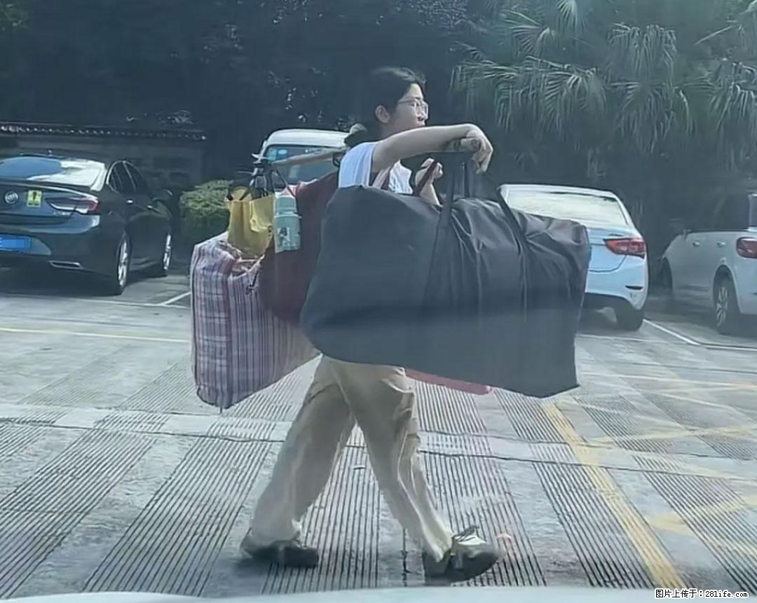 全网追的“扁担女孩”，找了一份暑假工，时薪12元 - 贵港生活资讯 - 贵港28生活网 gg.28life.net